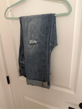 Old Navy Boyfriend Straight Jeans in Light Blue Denim